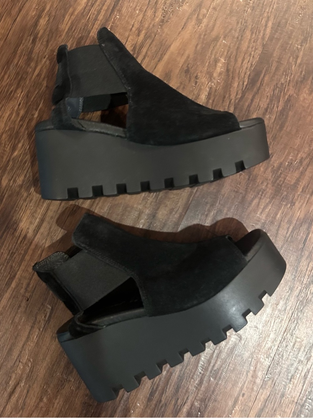 PIAMPIANI Made in Italy! 🇮🇹Black Suede Platform Sandals Size 37/7. Never worn!